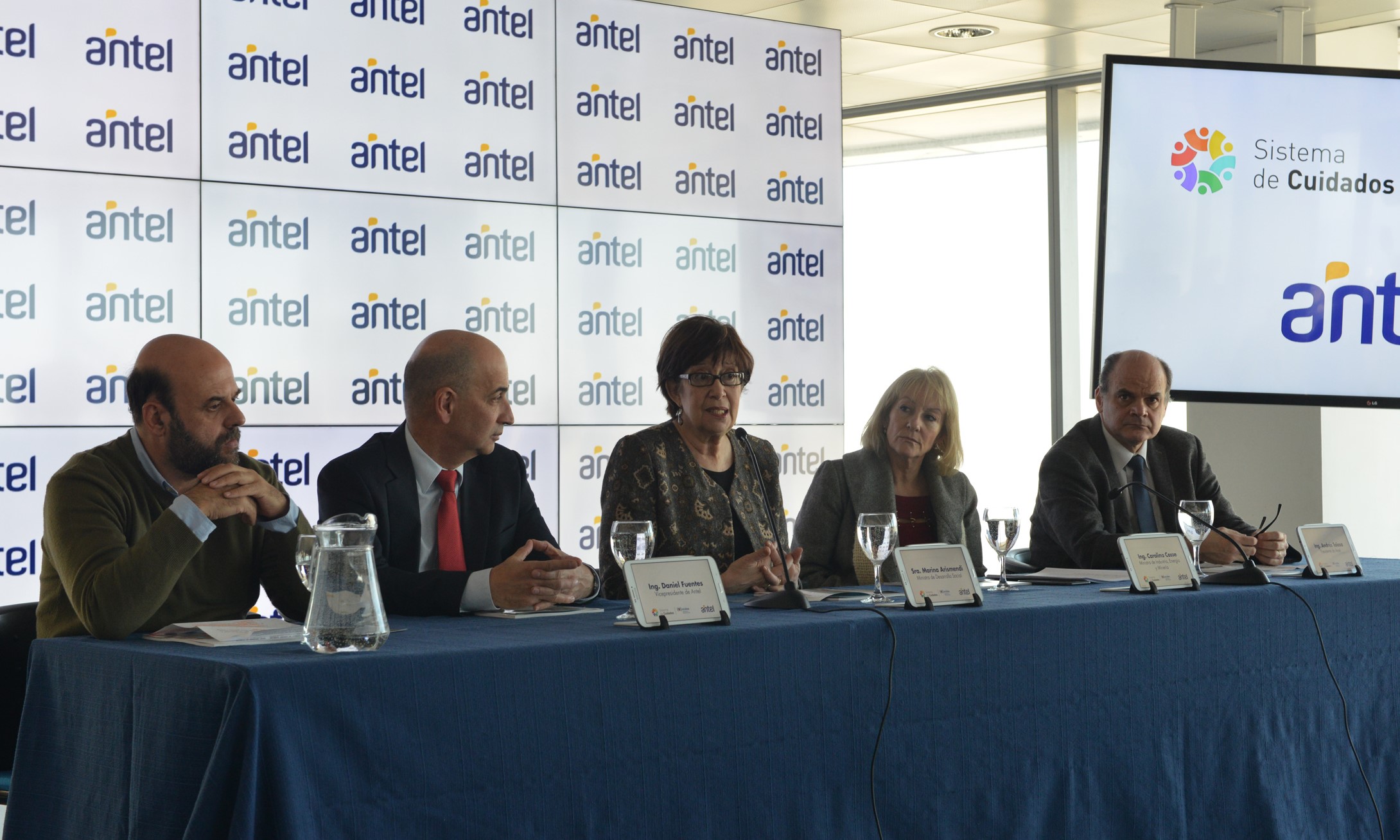 Ministra Marina Arismendi, dirigiéndose a los presentes